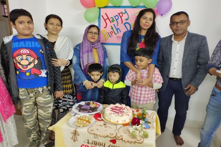 ক্লাবের ভেতর